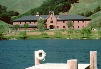 SkywalkerSound1.jpg (34873 bytes)